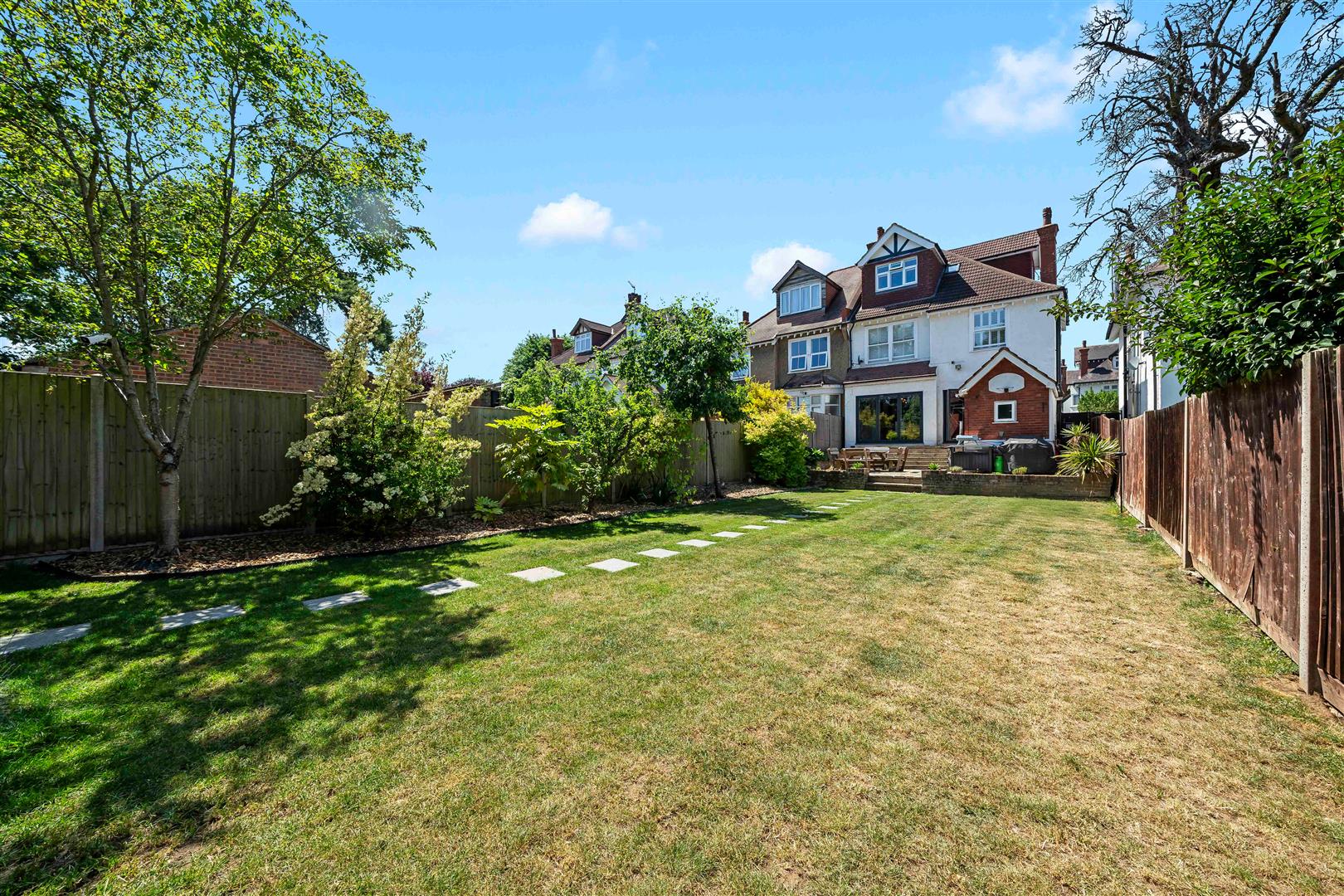 6 bed property in Derby Road, Sutton